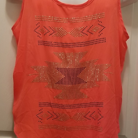 Top - Picture 2 of 6